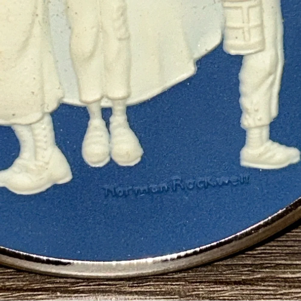 The Norman Rockwell Collection 1981 Carolers Christmas Ornament